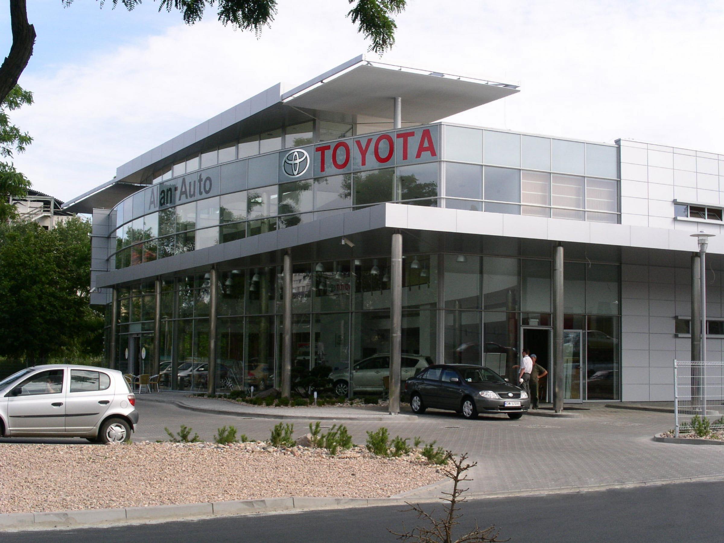 SALON SAMOCHODOWY Z WARSZTATEM TOYOTA AGP1 Architekci